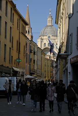 旧市街のローマ通り