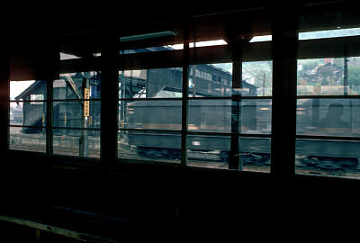鹿ノ谷駅を通過する国鉄の石炭列車
